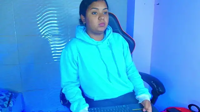 CurlyAliccia_ webcam