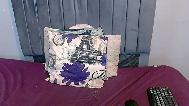 ChubbyBuddyxXx webcam