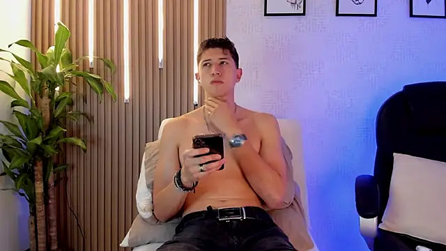 Dorianmistery2322_ webcam