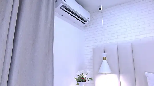 Sophie_DearGB webcam