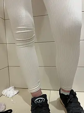 cumonmme xxx live show