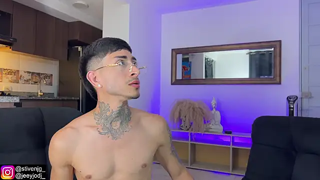 tattoguys_cums webcam