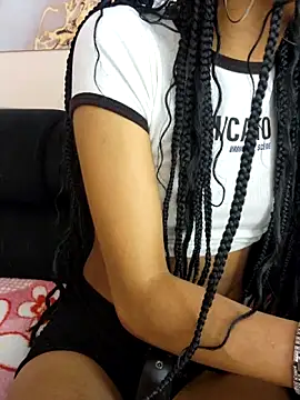 Webcam Model (bonnie_18x)  is live.Free join now!