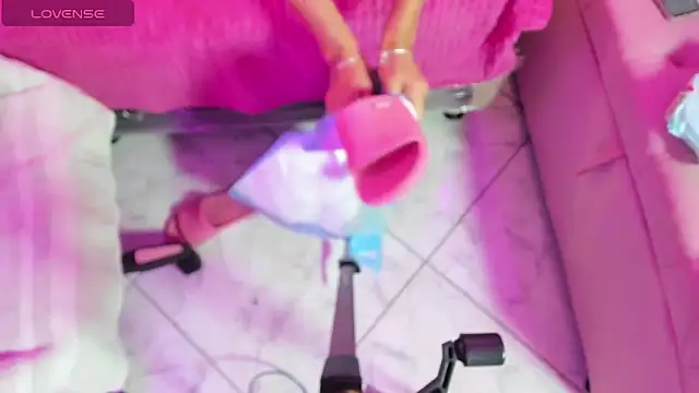 karly_moon - Karly_moon's free webcam - UK Sex Cams