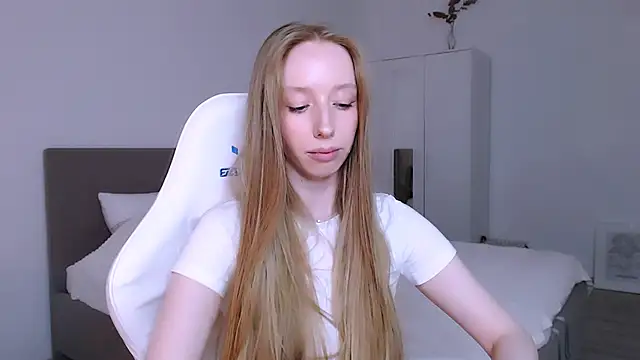 Luna_insniity webcam