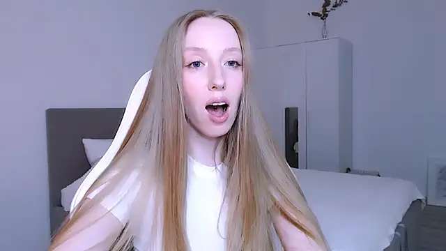 Luna_insniity webcam