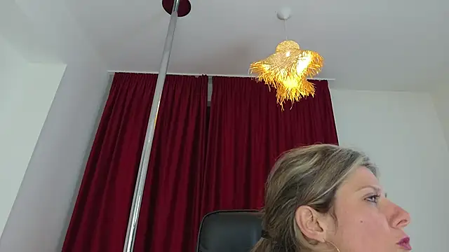 Anne_Blueeyes webcam