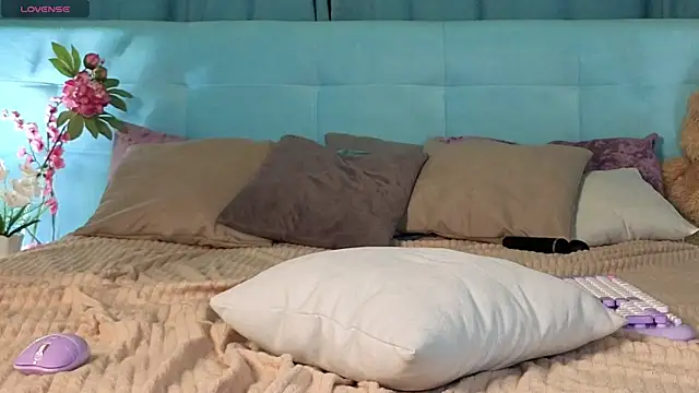 Aurora_Bennet webcam