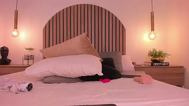 kenyacopper (F young) - RIDE DILDO