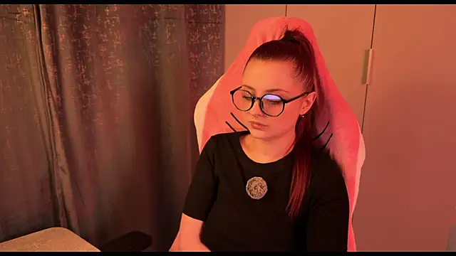 RozieRose webcam stripchat model stream image