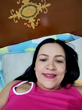 LindaSalo33 webcam