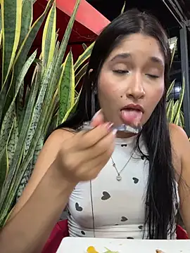 Webcam Model (Ariasex_)  is live.Free join now!