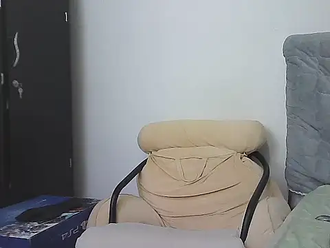 AlphaLatinoBear webcam