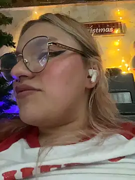 Sophia_Weest99 webcam