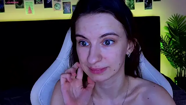 kaleriyaa_ - Kaleriyaa_'s free webcam - UK Sex Cams