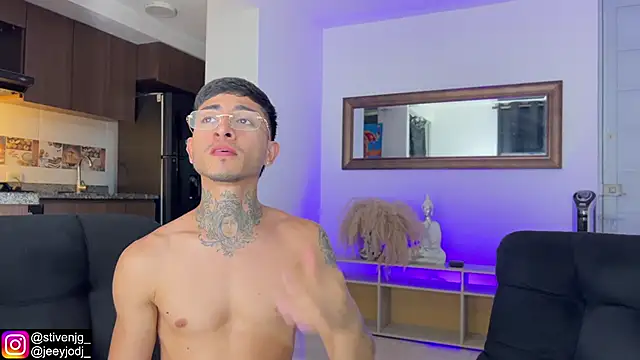 tattoguys_cums webcam