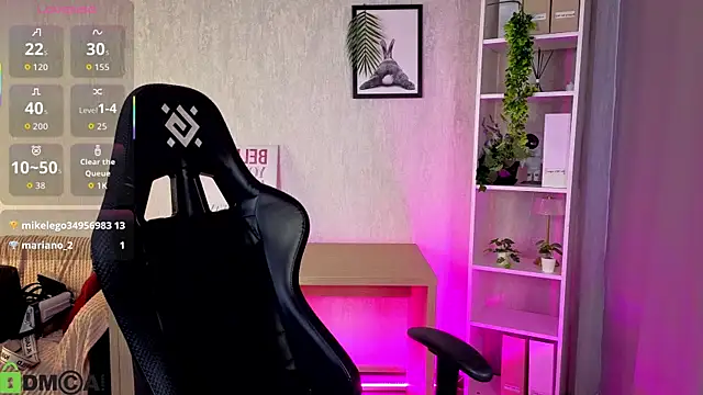 Christy_Little webcam