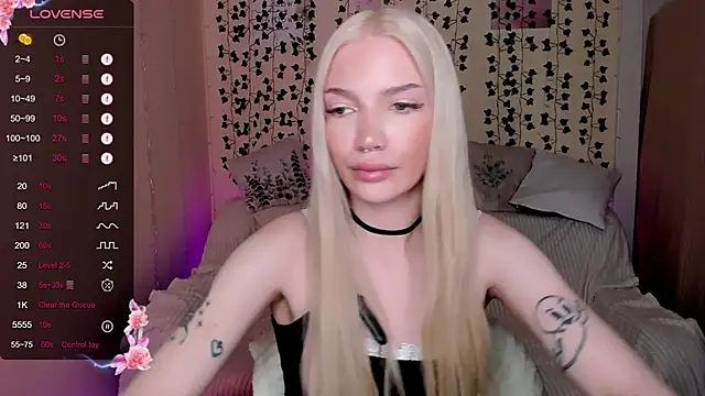 AnyaTaylor_ webcam