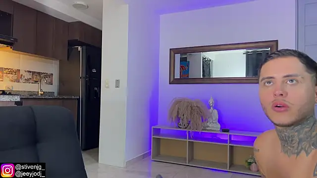 tattoguys_cums live webcam from Sex Land on Ufotopia – Live Cams & Video Chat