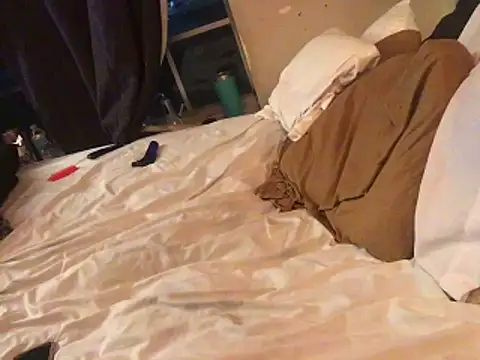 Thickwhitetight webcam