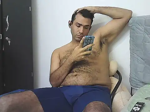AlphaLatinoBear webcam