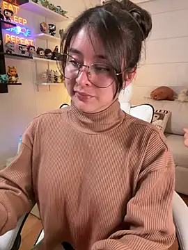 sharon_07 (F young) - Ride your dick