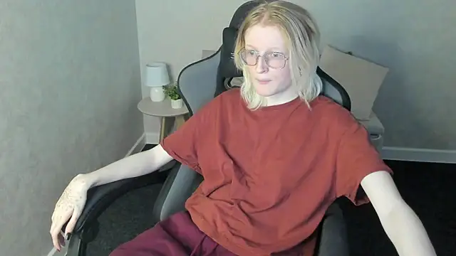 ElizabethHarpper webcam