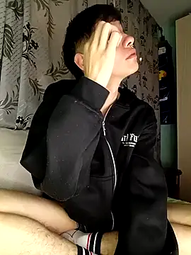 heyy_noah11 (M twink) - Dance hot naked 🤤