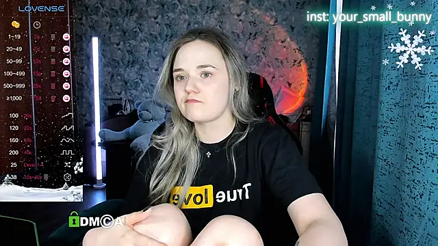 Your_small_bunny webcam