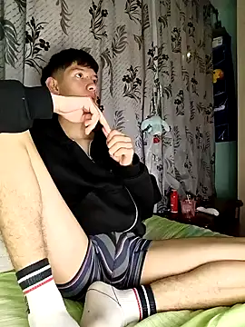 heyy_noah11 (M twink) - Dance hot naked 🤤