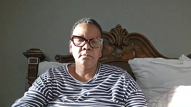 SEXYBOOBSNASS webcam