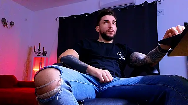 MightyAaron66 webcam