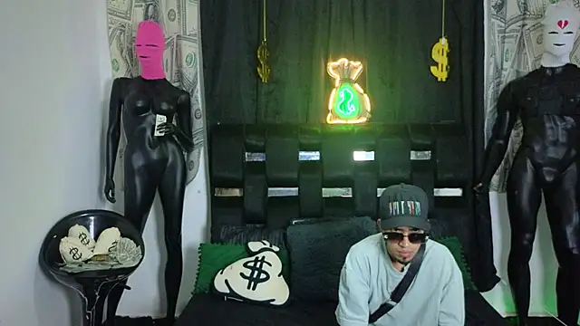 Scoundrel_Room webcam