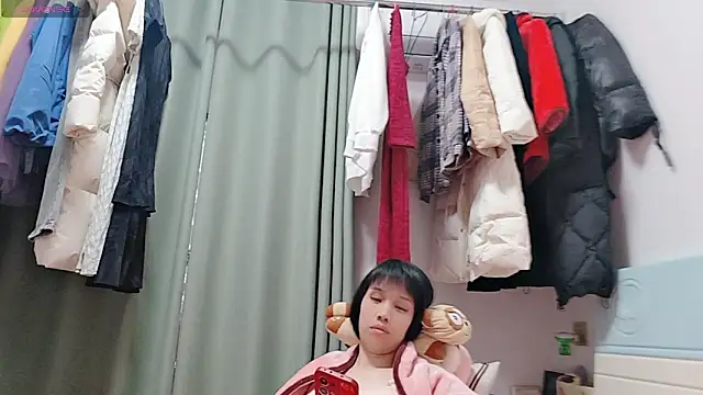 Yan61 webcam stripchat model stream image