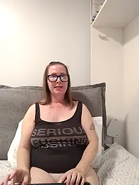 Webcam Model (SweetandNaughty1)  is live.Free join now!