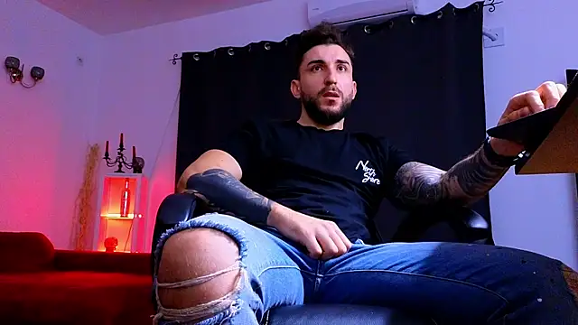 MightyAaron66 webcam