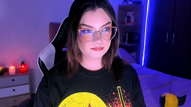 OphelianaRose33 webcam