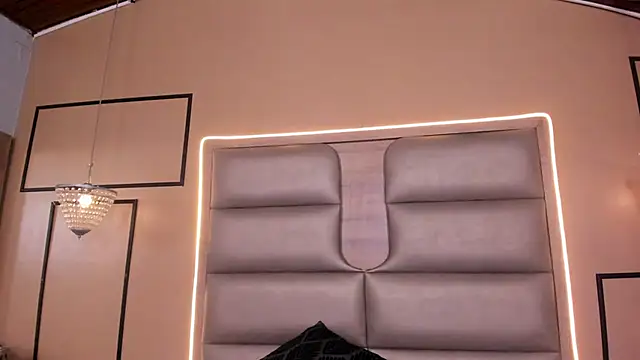 CAYLINCOLLINS webcam