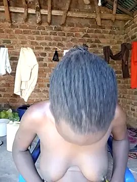 Black_juicy24 webcam