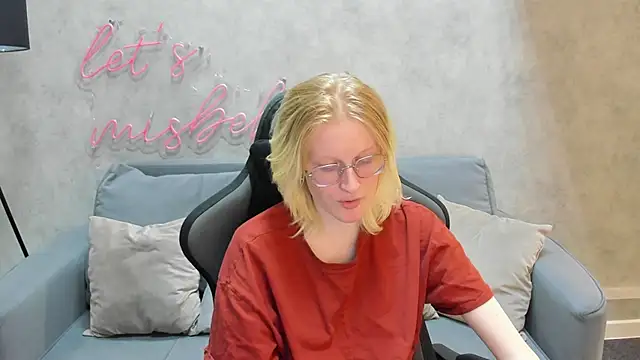 ElizabethHarpper webcam