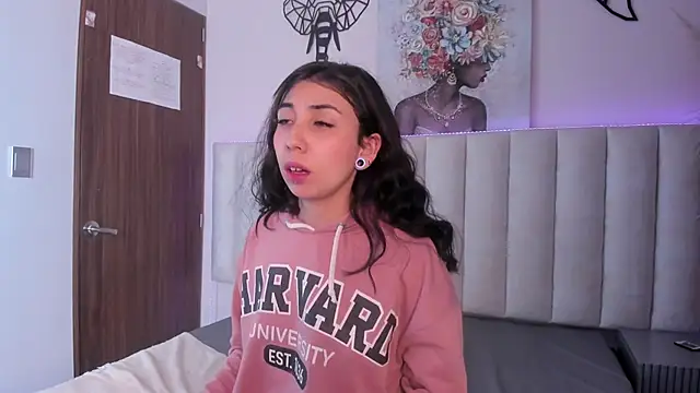 Isabella_Crofts webcam