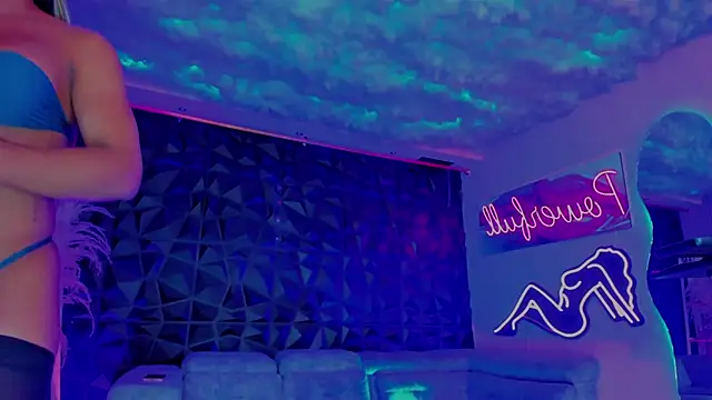 Naomy_Alvaradoo webcam