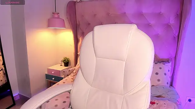 Gigi_Strawberry webcam