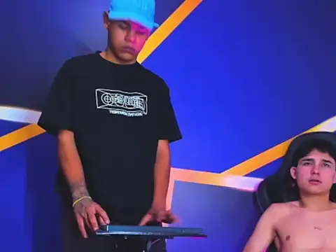 Tommy_bigcock19 webcam