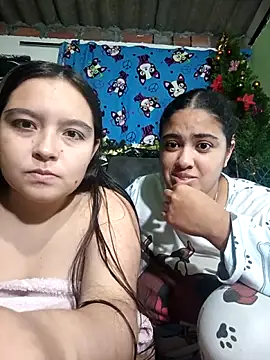 lincy_and_clio webcam