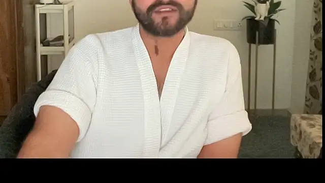 MakeMeAwareAah webcam