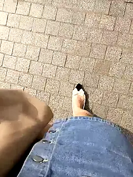 jessical--li (F milf) - someone touched my nipples