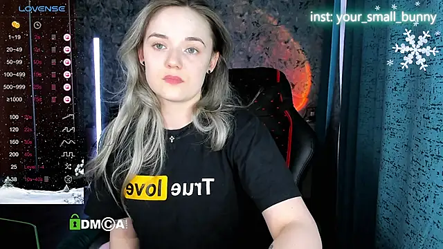 Your_small_bunny webcam