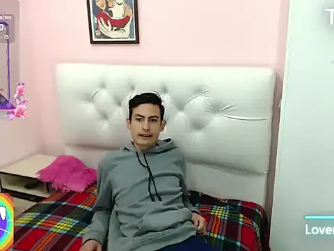 xxxstrongerboyxxx webcam