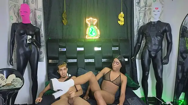 Scoundrel_Room webcam